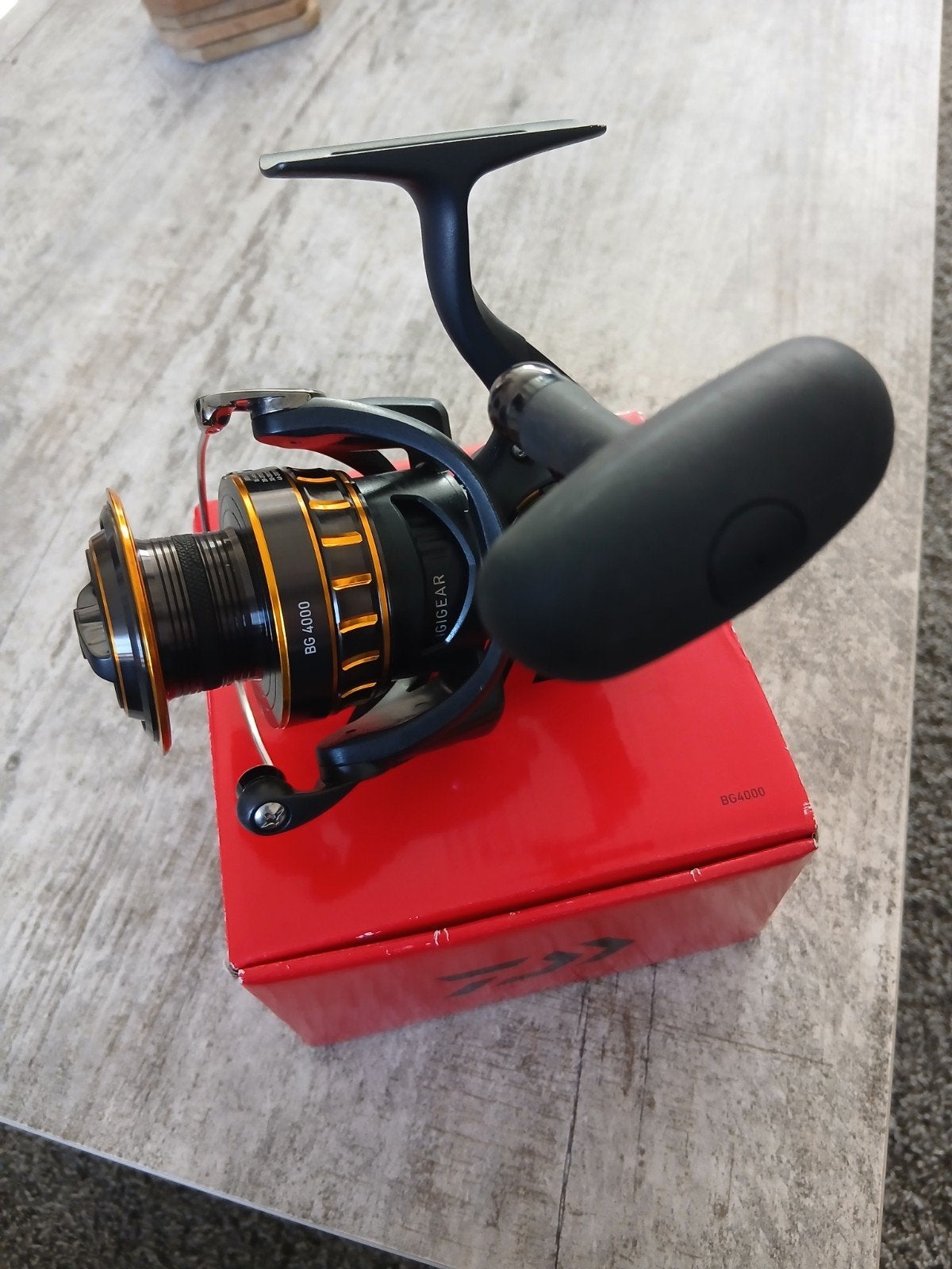 Te koop, Daiwa BG 4000 werpmolen., Watersport en Boten, Ophalen, Zo goed als nieuw, Molen