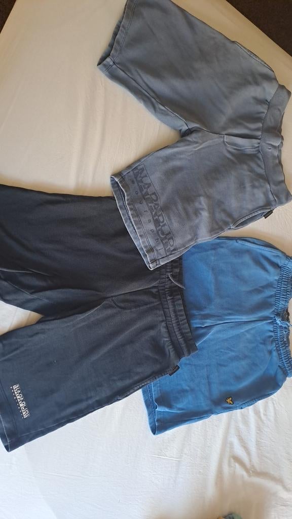 3 korte broeken: 2x Napapijri, 1x Lyle & Scott maat 164, Broek, Gebruikt, Ophalen of Verzenden, Napapijri