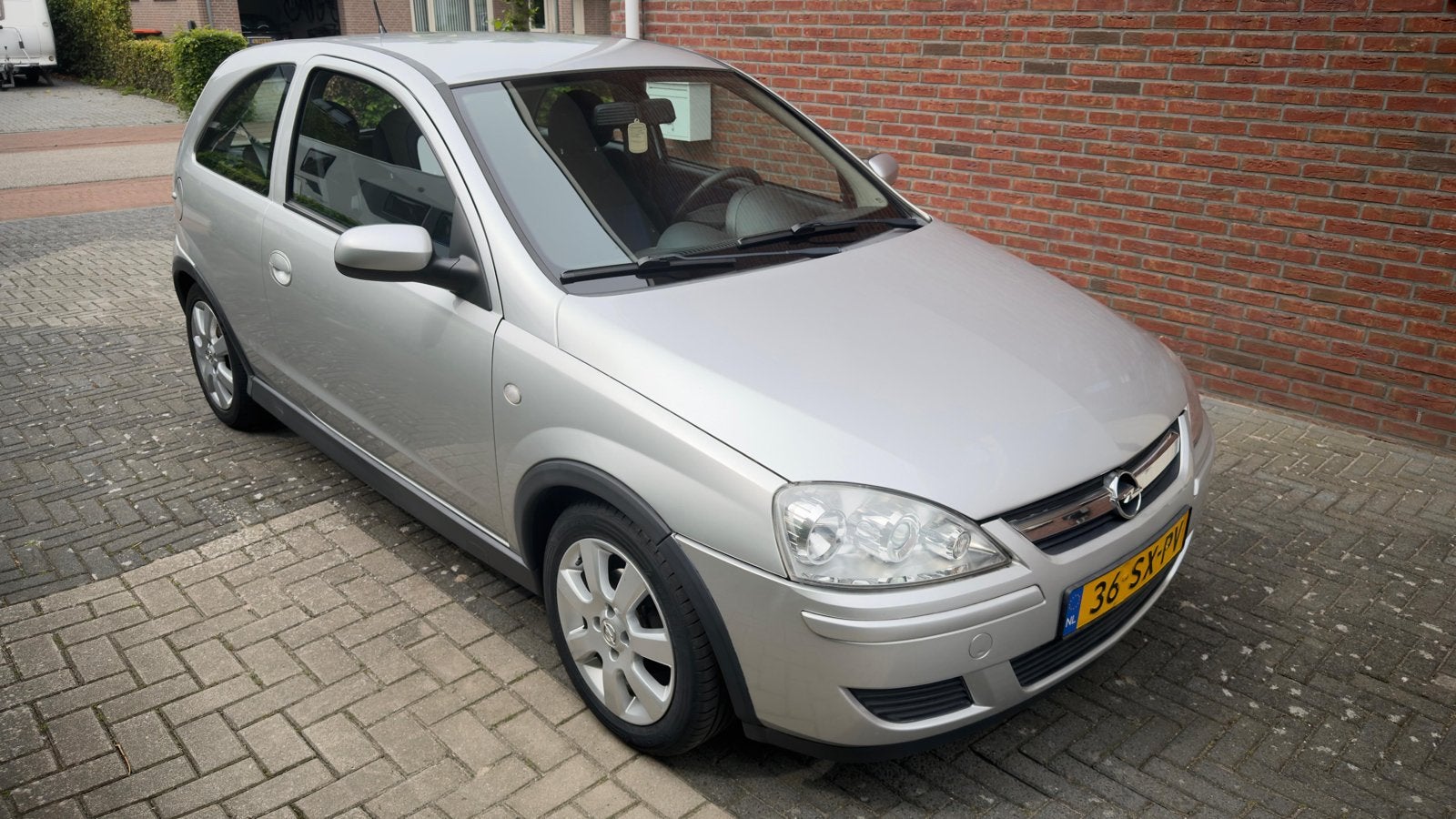 Opel Corsa 1.2-16V Silverline Automaat Twinport, 450 kg, 31 €/maand, 4 cilinders, 1229 cc