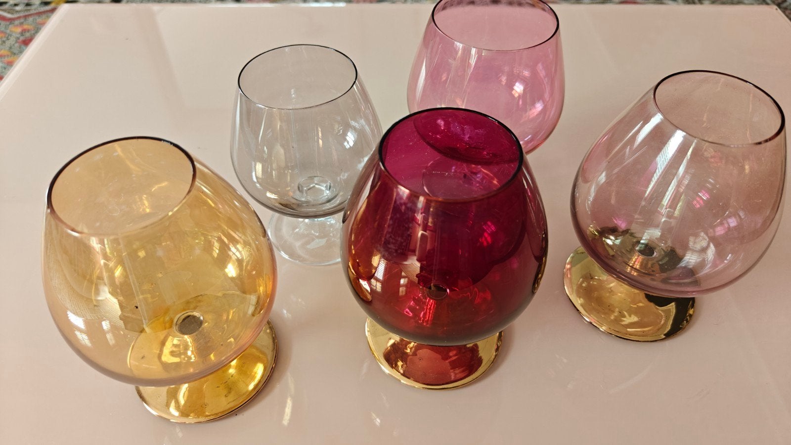 Set van 5 gekleurde cognacglazen, Antiek en Kunst, Ophalen