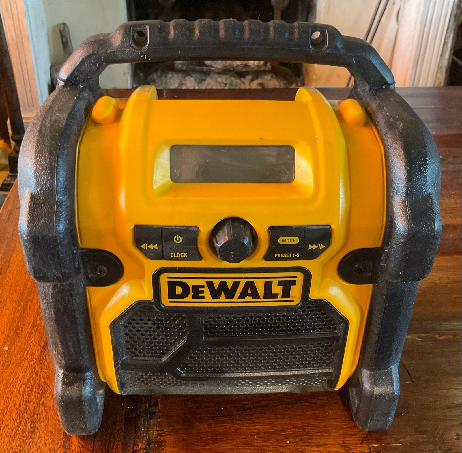 DeWalt DCR019-QW Bouwradio - Robuust en Betrouwbaar, Ophalen of Verzenden, Zo goed als nieuw, Bouwradio