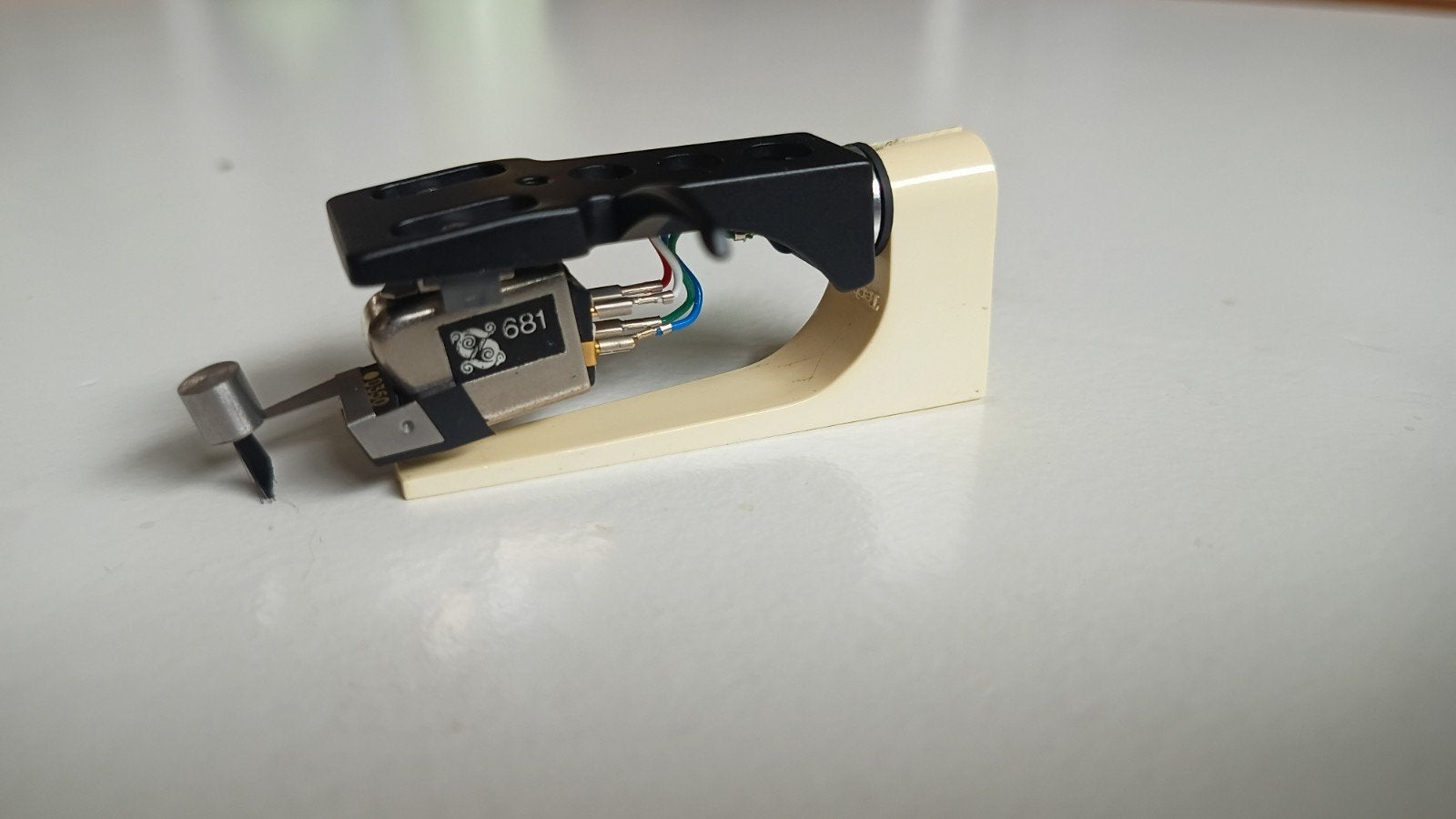 Stanton 681 mkIII met nieuwe naald op headshell, Ophalen of Verzenden, Overige merken
