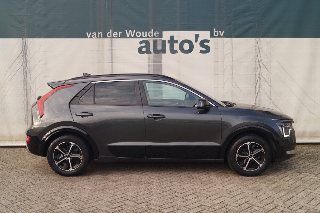 Foto 2 van Kia Niro 1.6 GDi Hybrid DynamicPlusLine -LEER-S.DAK-ECC-CAM-