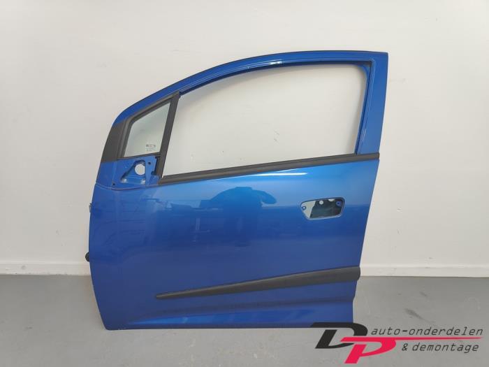 Portier 4Deurs links-voor van een Chevrolet Spark (GCT)