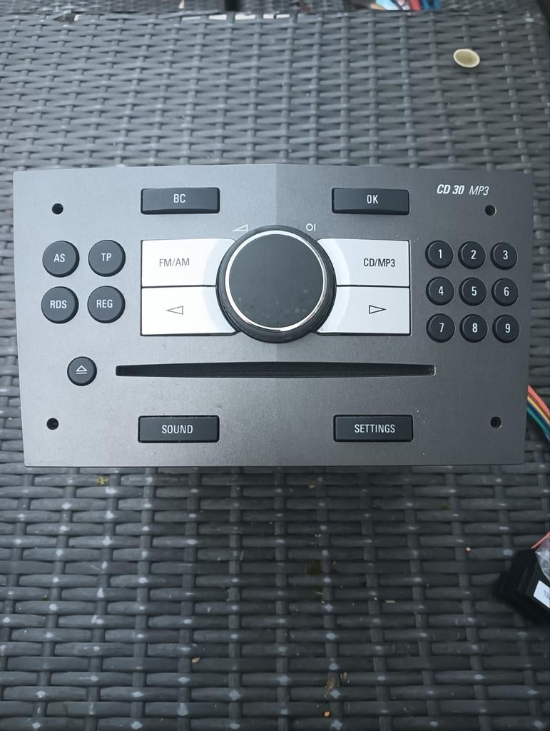 Opel CD 30 MP3 Autoradio - Delphi Grundig (2006), Auto diversen, Autoradio's, Ophalen of Verzenden, Gebruikt
