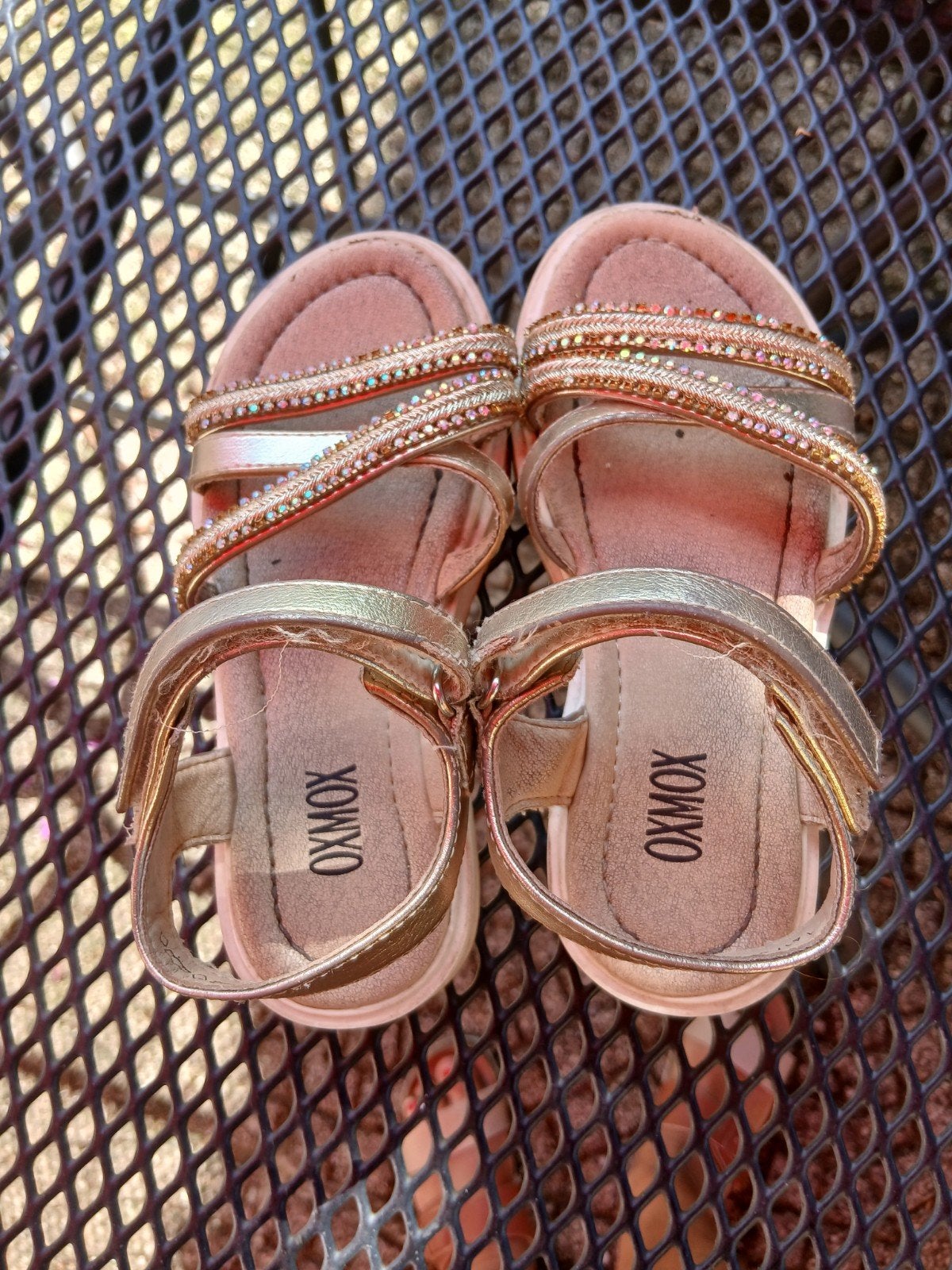 Goudkleurige kindersandalen maat 29, Ophalen of Verzenden, Gebruikt, Laarzen