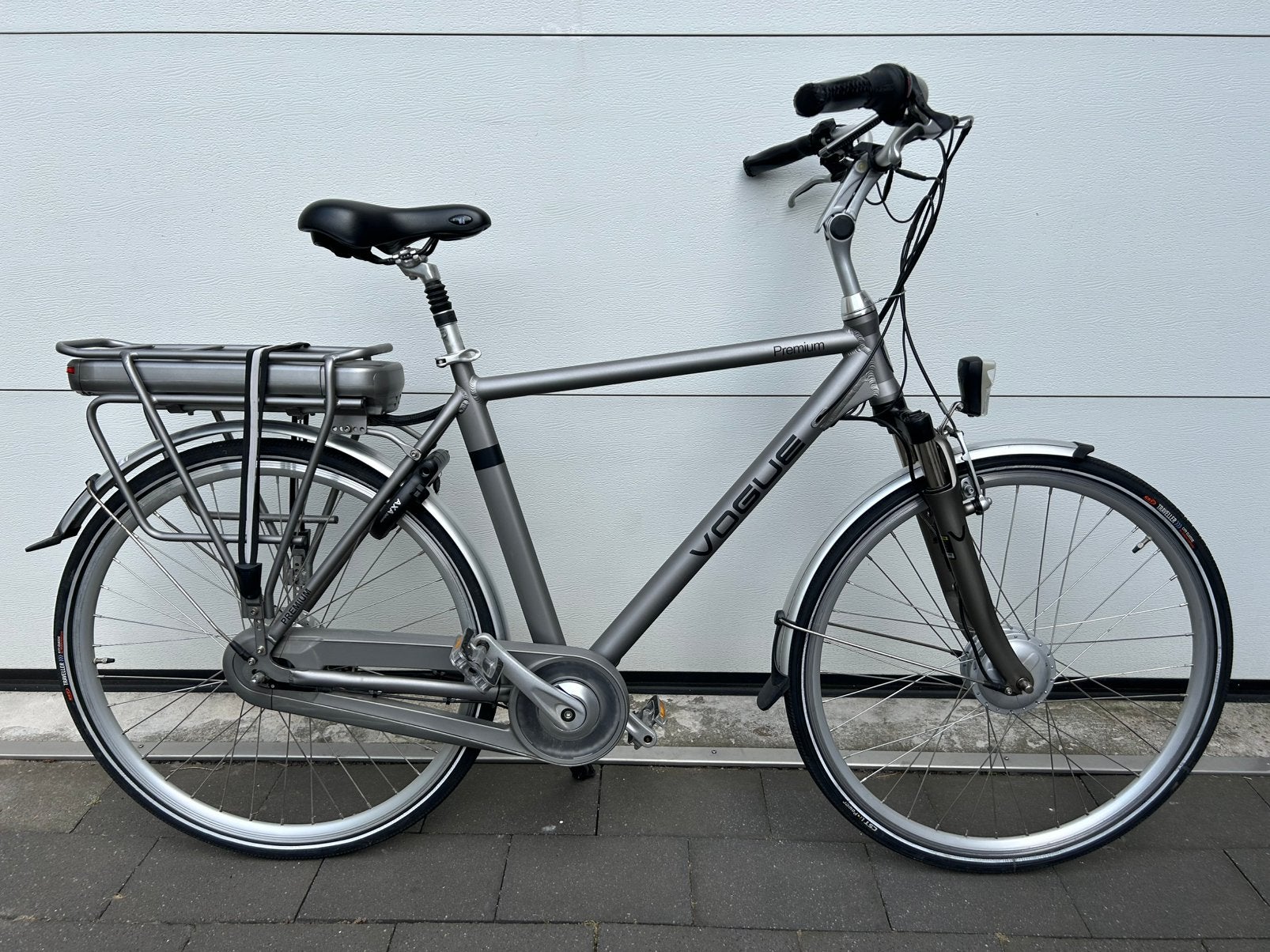 Vogue Premium Heren 57cm Elektrischefiets bijna nieuw 170 km, Zo goed als nieuw, 50 km per accu of meer, 55 tot 59 cm, Ophalen