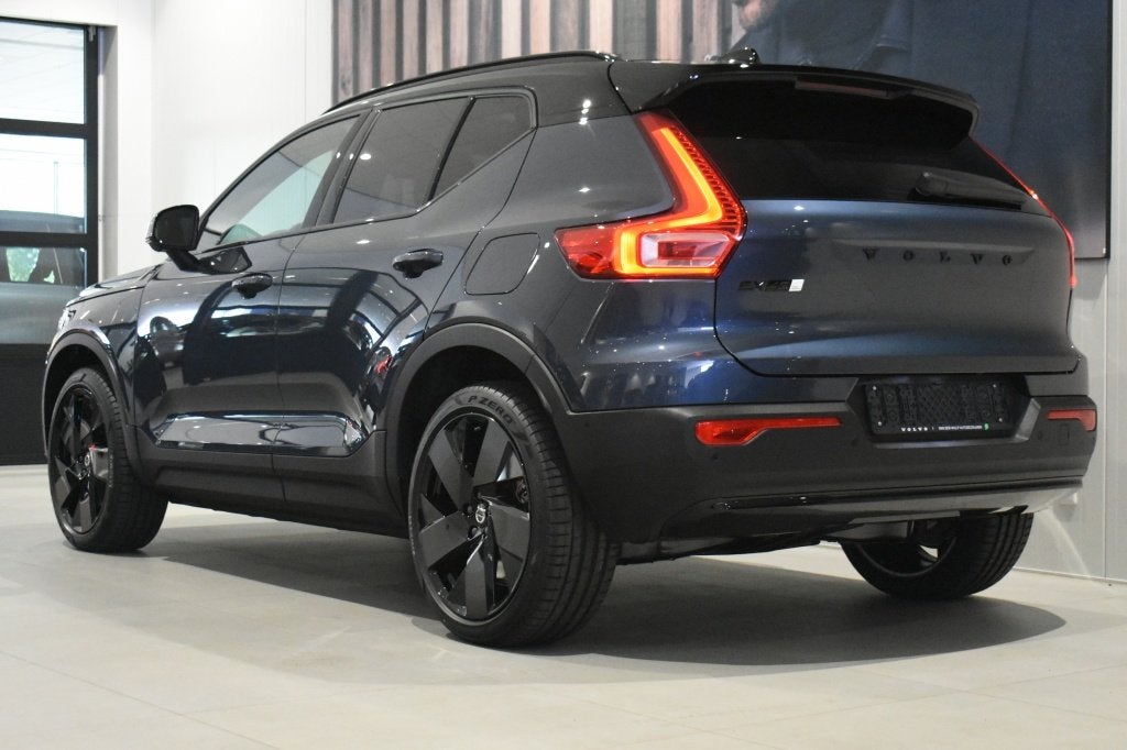 Volvo EX40 Twin Performance Ultra Black Edition Europa 442pk, Auto's, Automaat, Volvo Selected Used Cars, Blauw, SUV of Terreinwagen