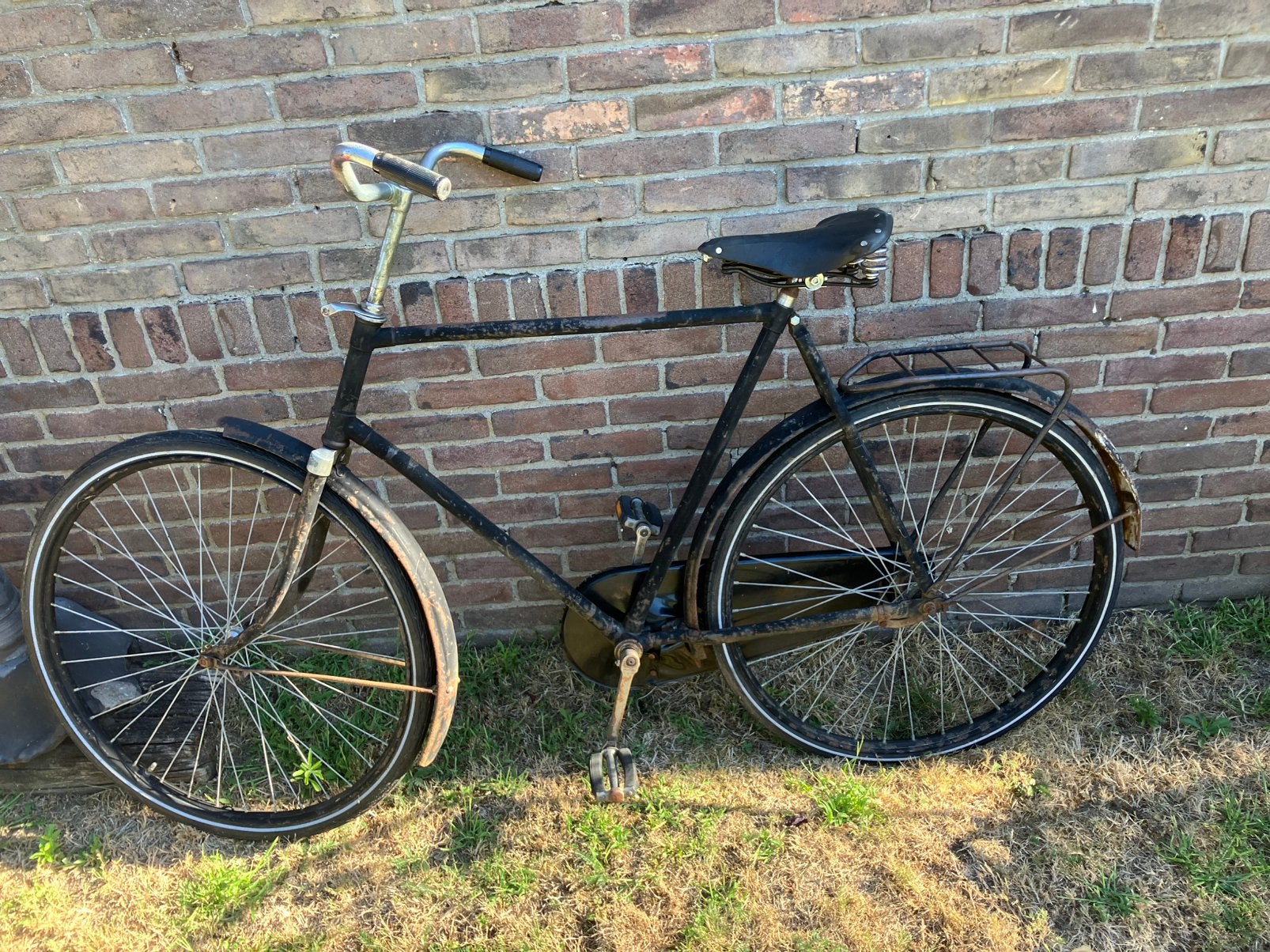 2 oudere gazelle fietsen, Ophalen