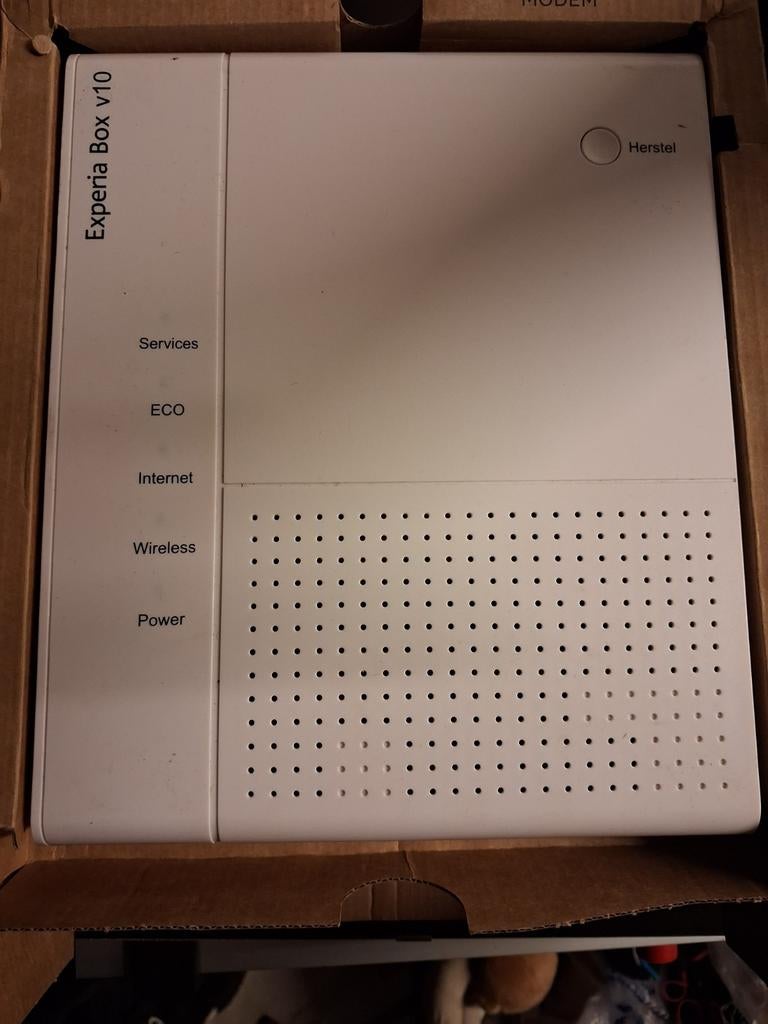 KPN Experia Box v10 Router met modem, Computers en Software, Routers en Modems, Ophalen of Verzenden, Nieuw, Router met modem