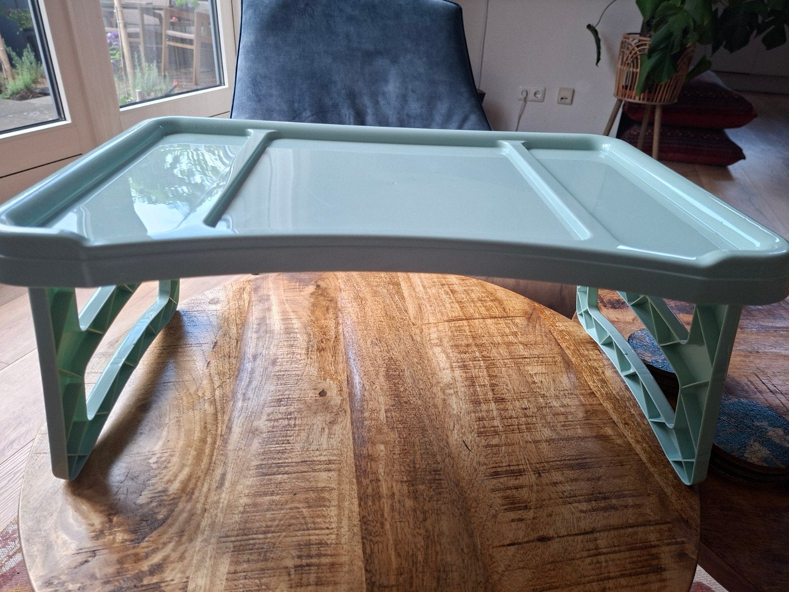 Handig opvouwbaar bed/laptoptafeltje bieden vanaf 7,50, Ophalen, Gebruikt, Groen, Kunststof