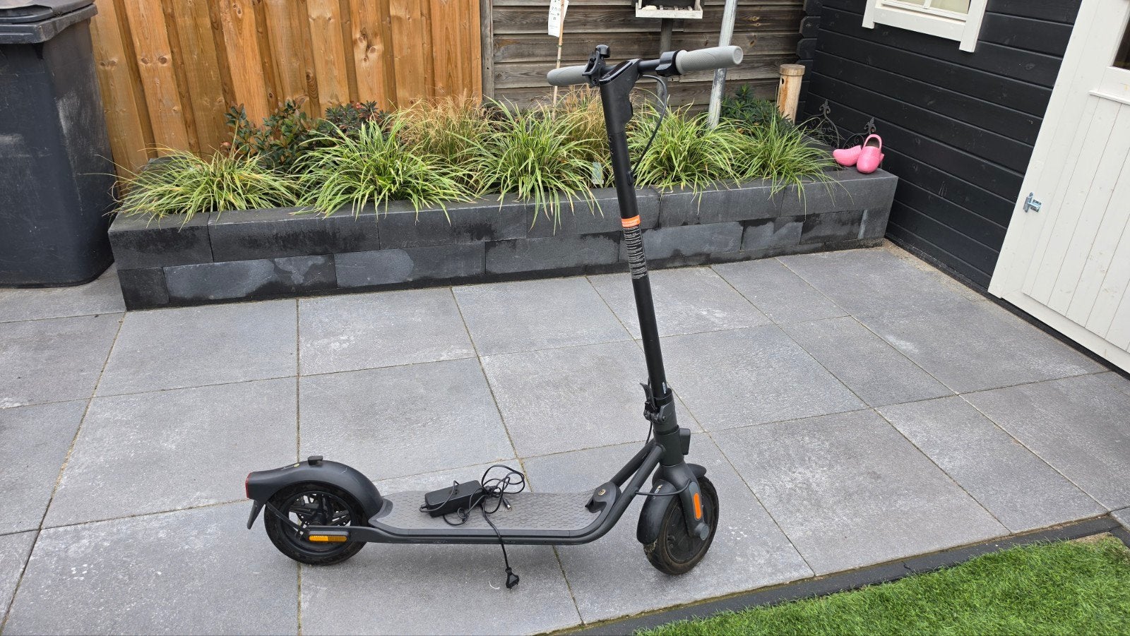 Ninebot kickscooter F25E, Fietsen en Brommers, Ophalen of Verzenden, Zo goed als nieuw, Elektrische step (E-scooter), Ninebot