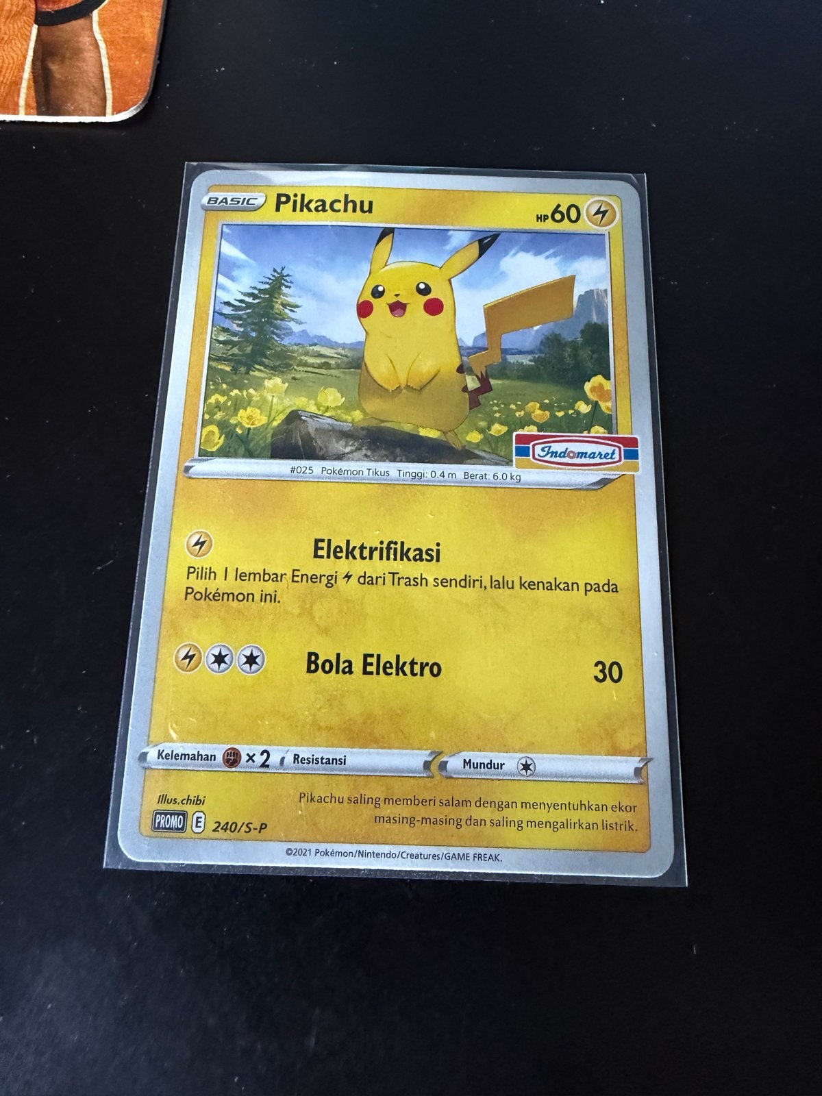 Pikachu Stamped Indomaret Promo Kaart - Exclusief!, Ophalen of Verzenden, Zo goed als nieuw, Losse kaart, Foil