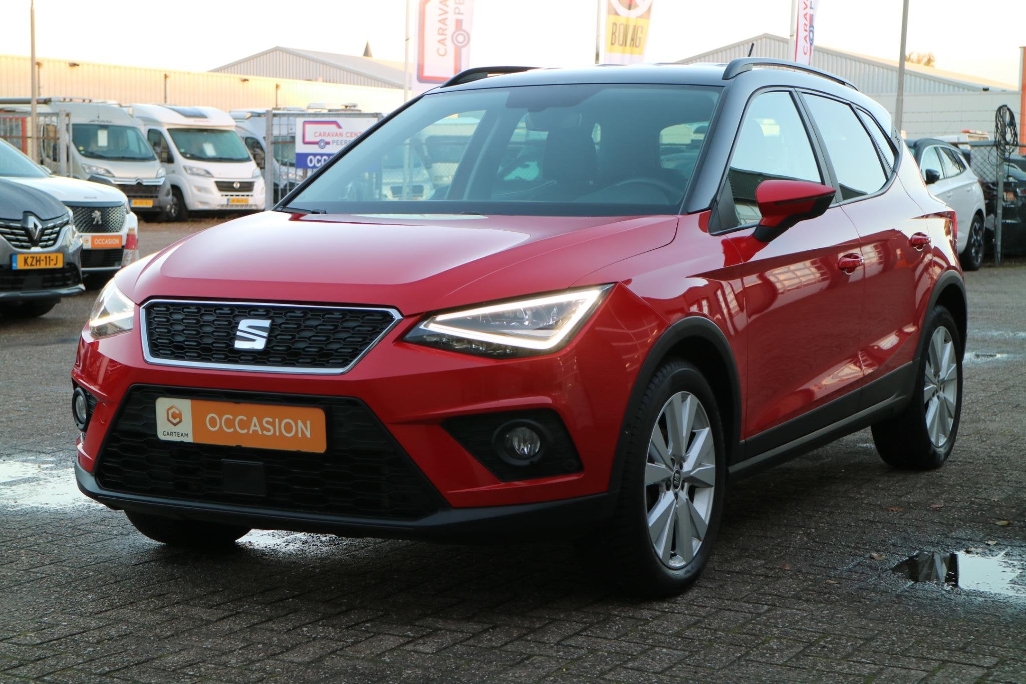 SEAT Arona 1.0 TSI Xcellence | Carplay | Camera | Trekhaak!, Auto's, Gebruikt, 95 pk, Alcantara, Bedrijf