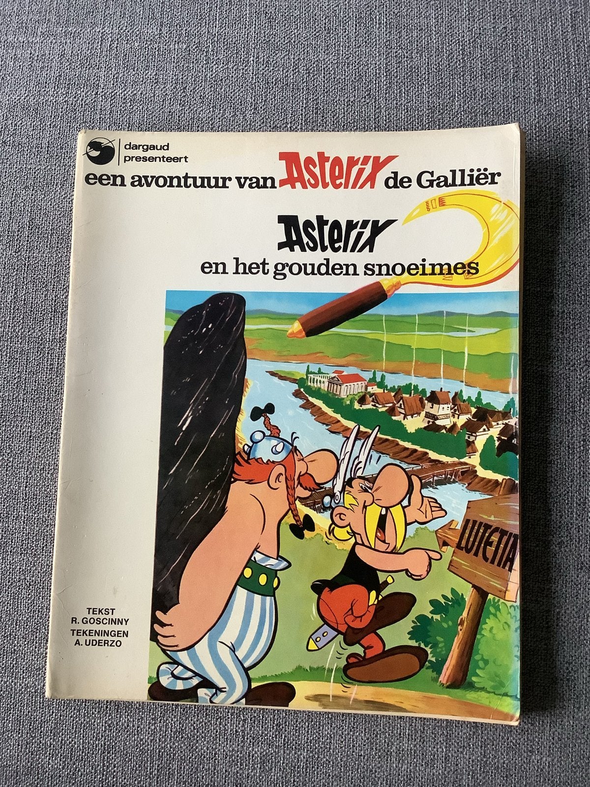 Asterix en het gouden snoeimes - Dargaud, Eén stripboek, Ophalen of Verzenden, Gelezen