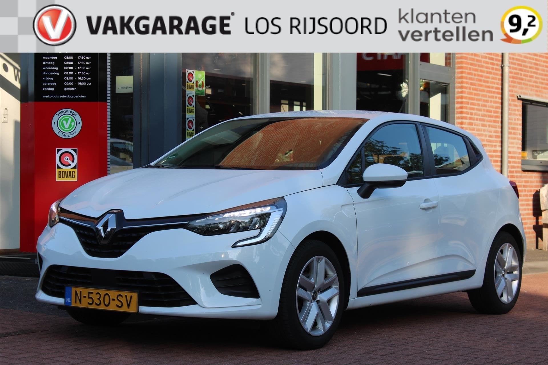 RENAULT Clio 1.0 TCe *Zen* | Trekhaak | Carplay | Cruise & C, Auto's, Renault, Gebruikt, 580 kg, Origineel Nederlands, Bedrijf