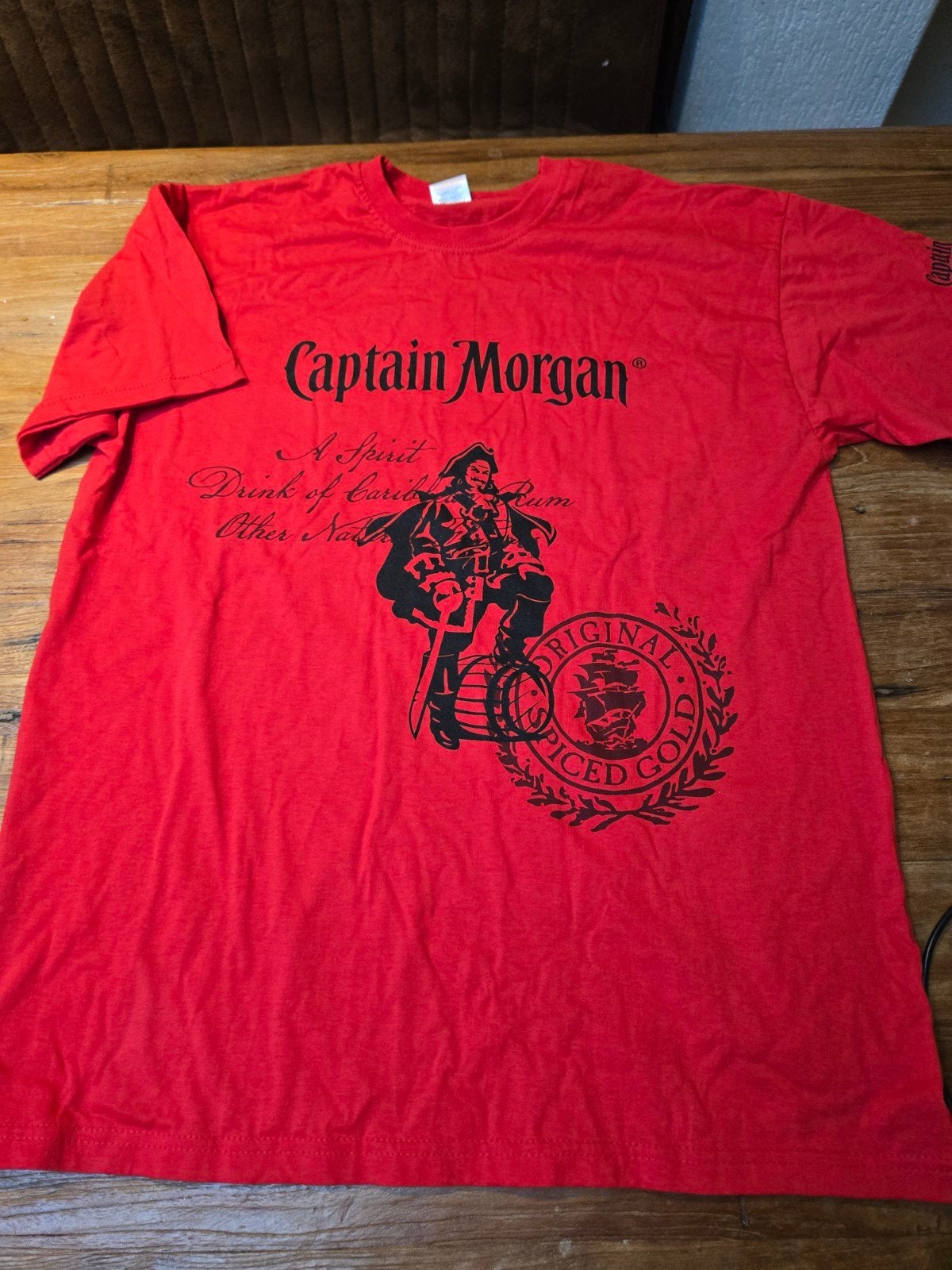 Captain Morgan Rood T-Shirt, maat L, Ophalen of Verzenden, Zo goed als nieuw, Maat 52/54 (L), Rood