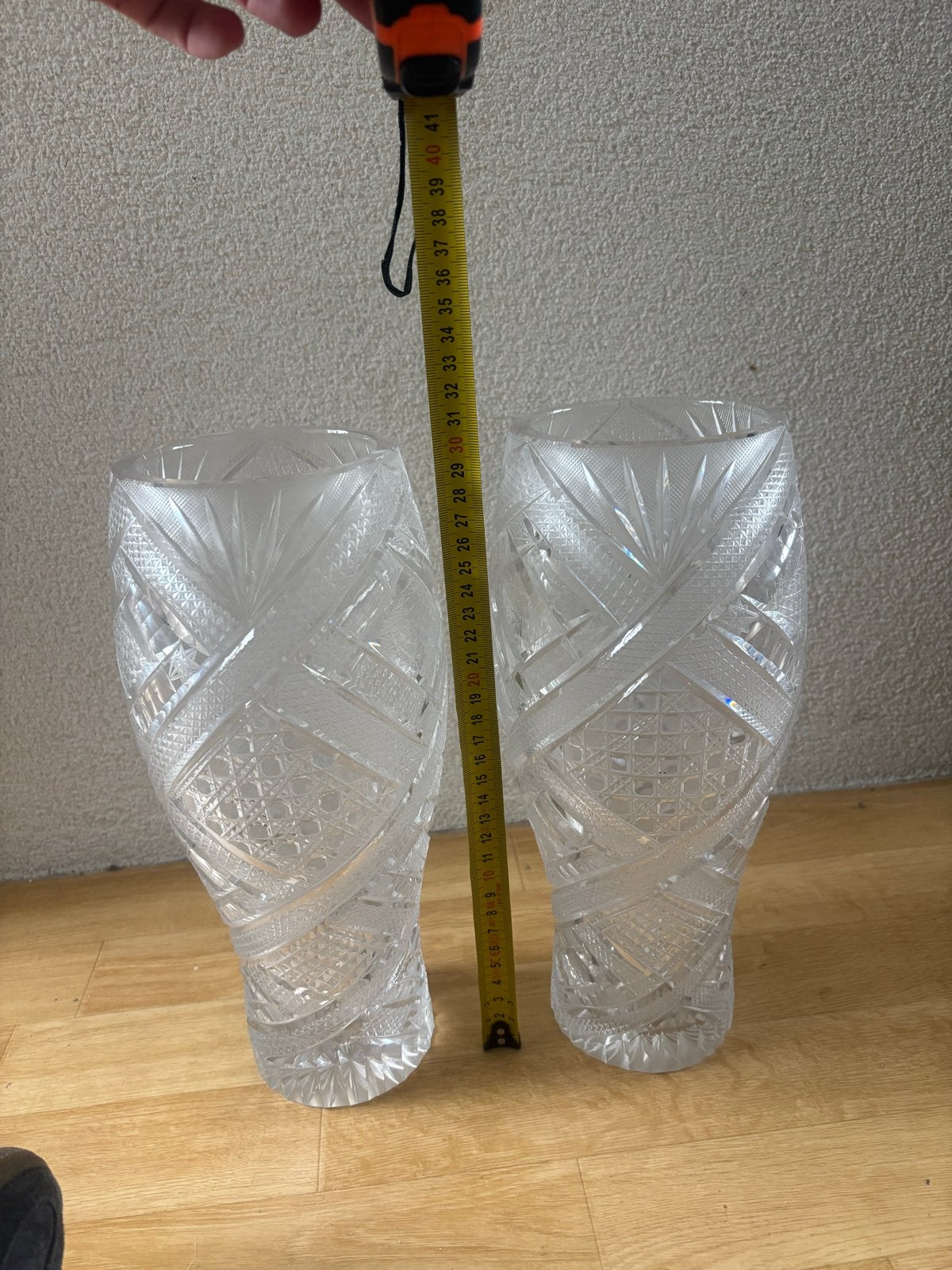 Set van 2 geslepen kristallen vazen - 30 cm hoog, Ophalen of Verzenden