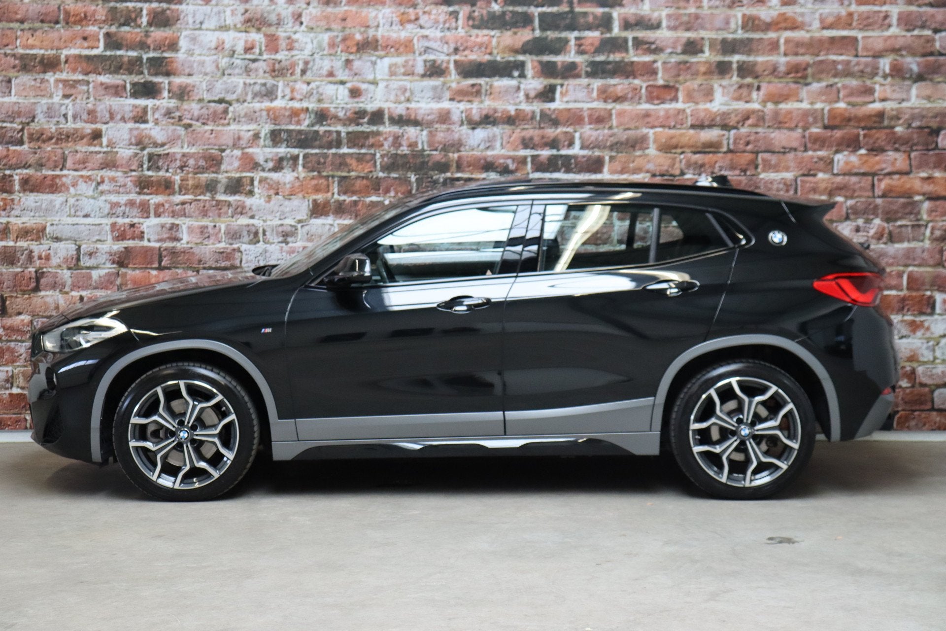 BMW X2 sDrive20i High Executive M Sport Pakket Automaat / Na, Auto's, X2, 1435 kg, Zwart, Bedrijf