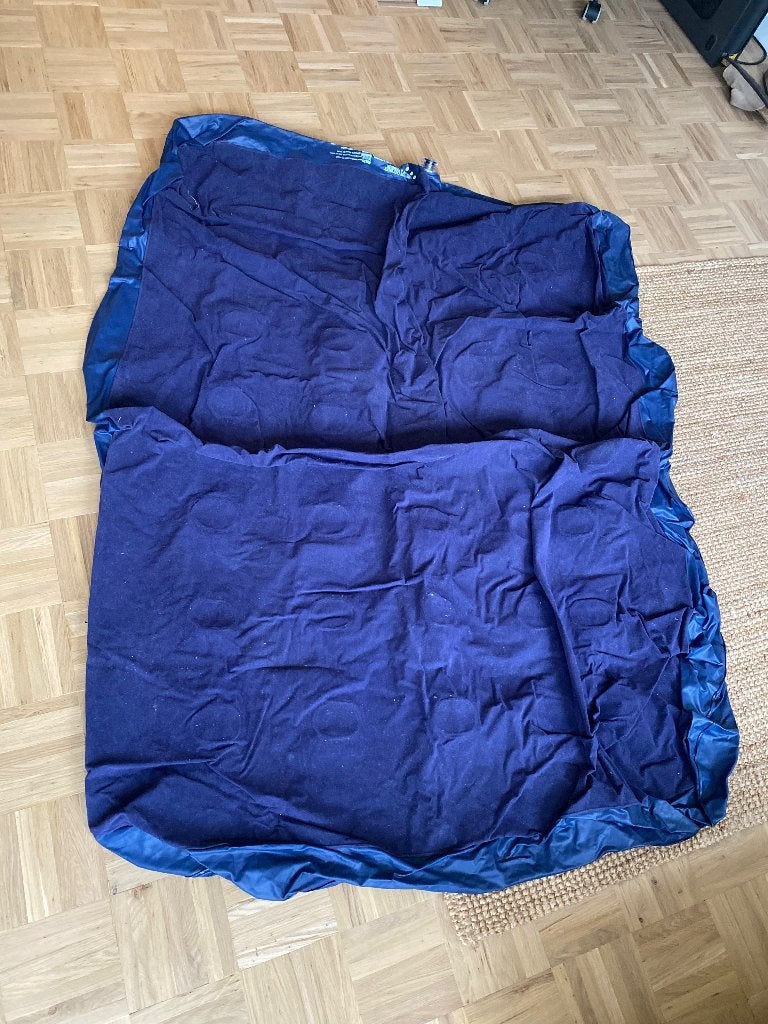 Luchtmatras met pomp, Ophalen, 140 cm, Zo goed als nieuw, Twijfelaar