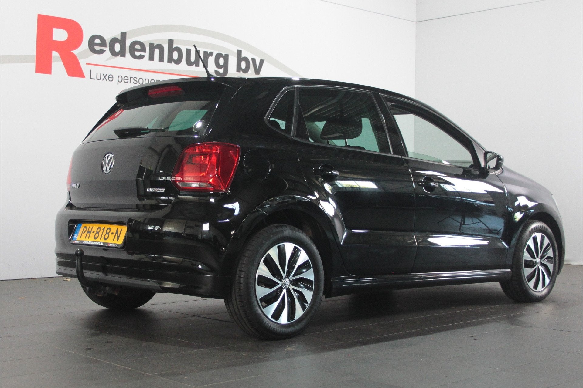Volkswagen Polo 1.0 BlueMotion Edition - Navi / Bluetooth /, Auto's, Voorwielaandrijving, Zwart, Origineel Nederlands, Handgeschakeld