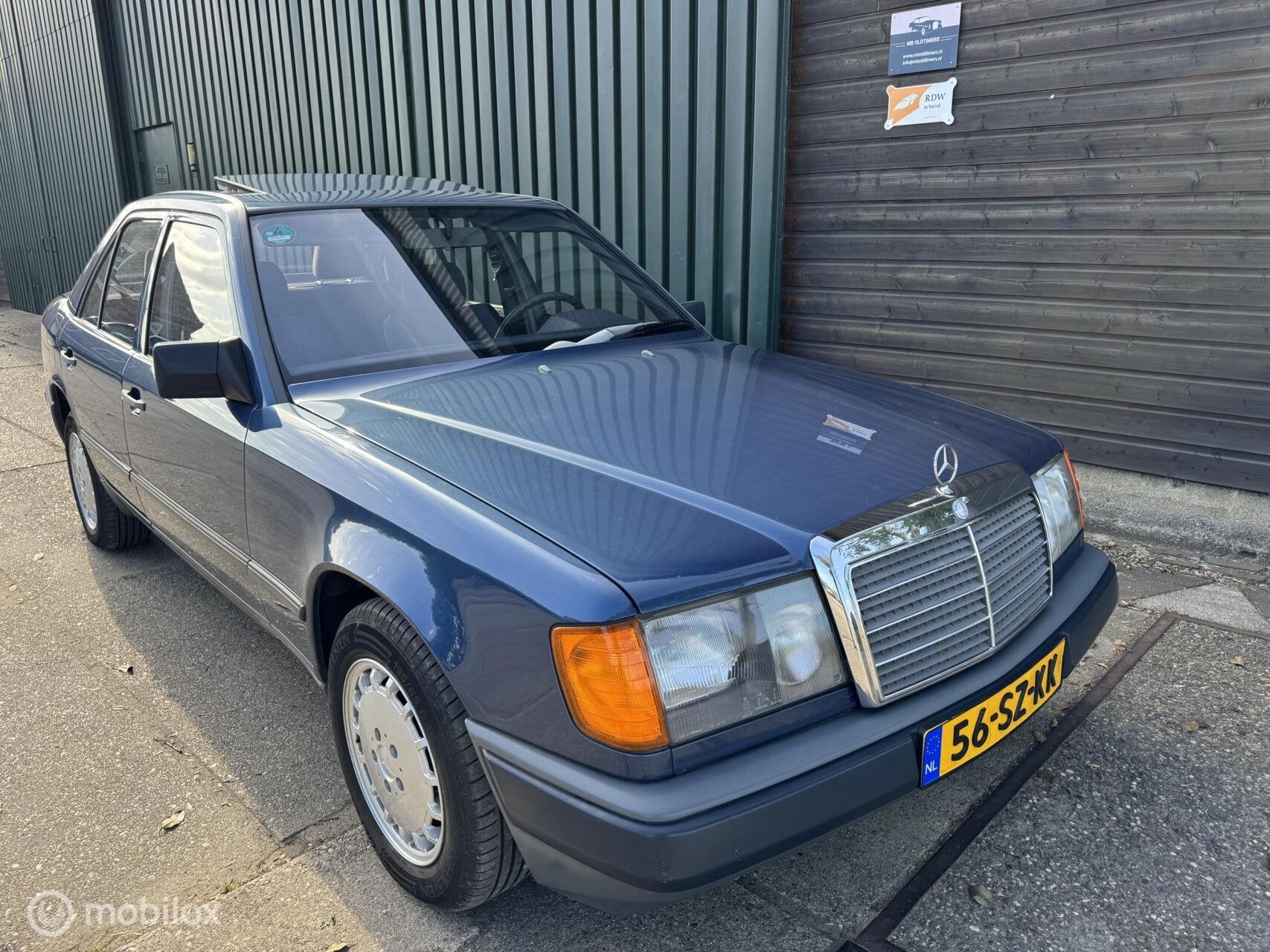 Mercedes-Benz W124 230E Schuifdak/ABS + Historie, Auto's, Achterwielaandrijving, Blauw, Mercedes-Benz, Bedrijf