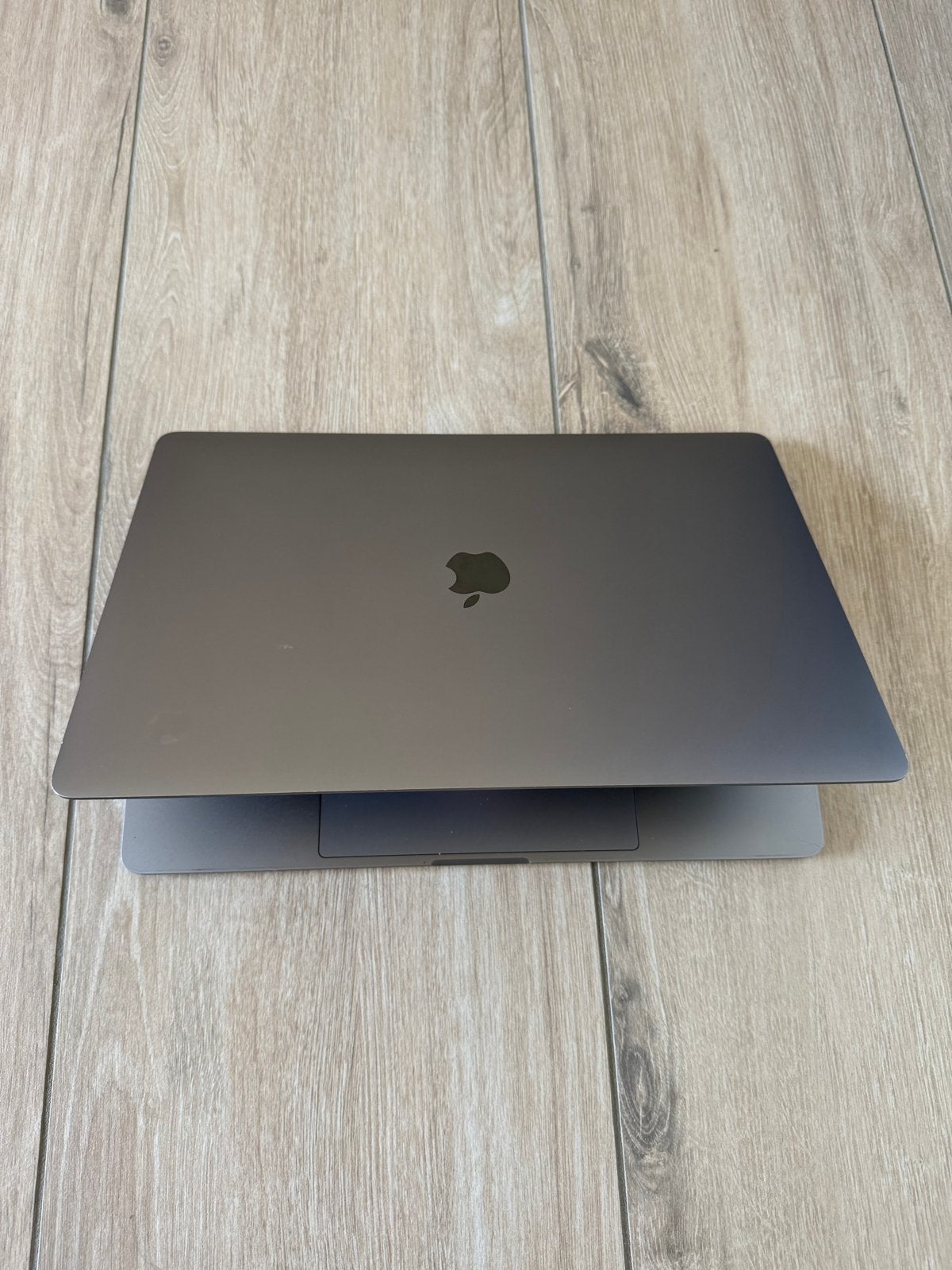 MacBook Pro 15" (2018) Touch Bar | i7 | 16GB RAM | 256GB SSD, Gebruikt, 256 GB, 2 tot 3 Ghz, 16 GB