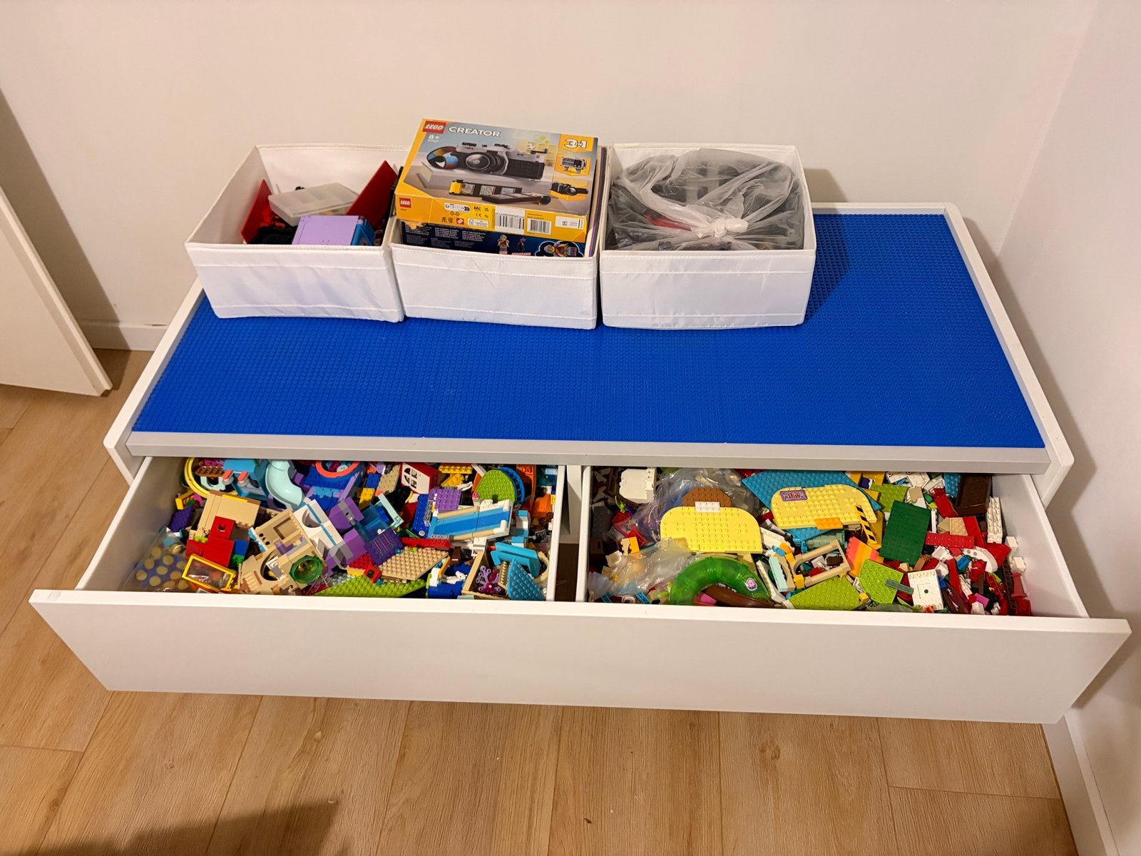 Lego speeltafel met 10 kg originele LEGO, Ophalen, Gebruikt, Overige merken
