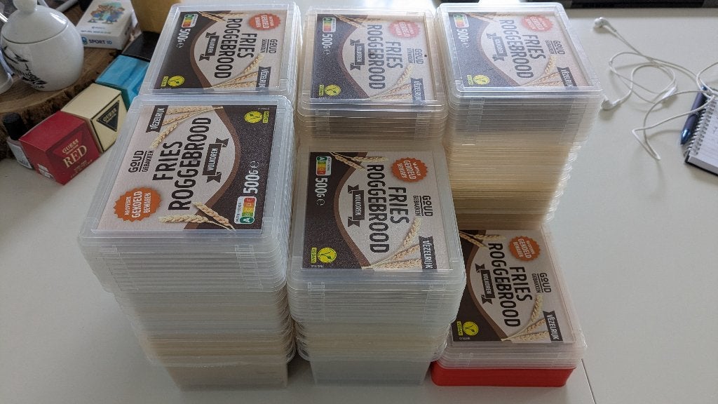 Gratis voorraad stapelbare bakjes met deksel / 50+ stuks, Gebruikt, Overige kleuren, Bewaardoos, Ophalen of Verzenden