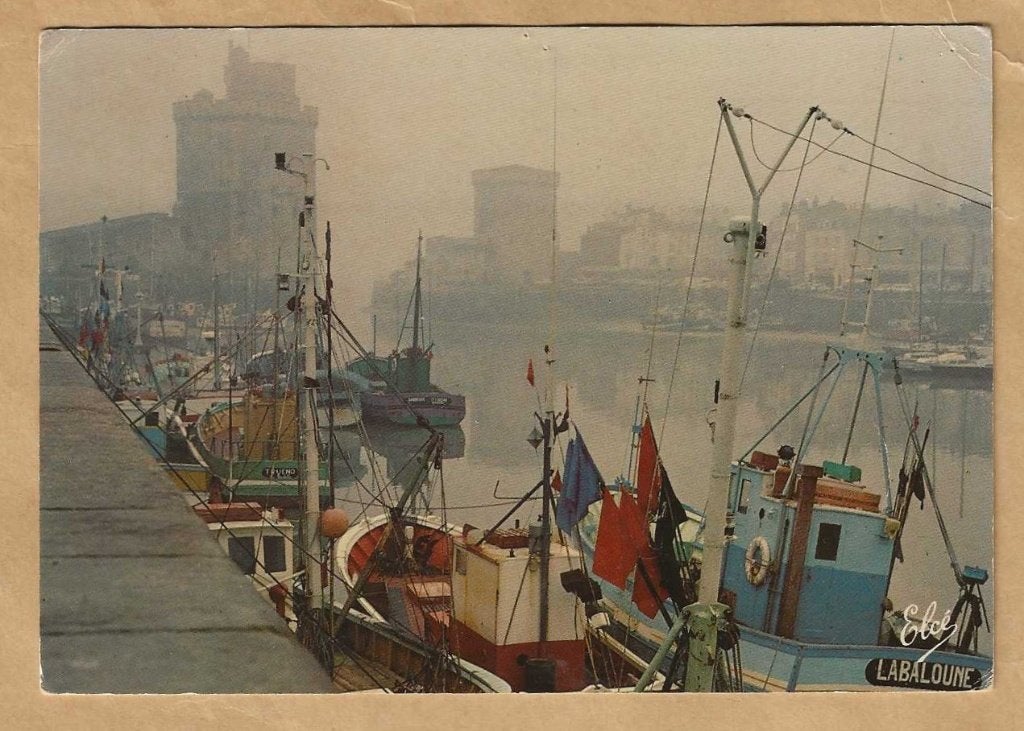 Ansichtkaart La Rochelle, Frankrijk - Haven in de mist, Ophalen of Verzenden, 1960 tot 1980, Gelopen, Frankrijk