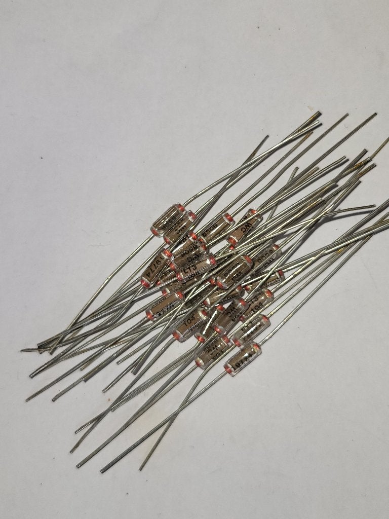 20x glass passivated capacitor 100nF (vintage), Hobby en Vrije tijd, Verzenden, Nieuw