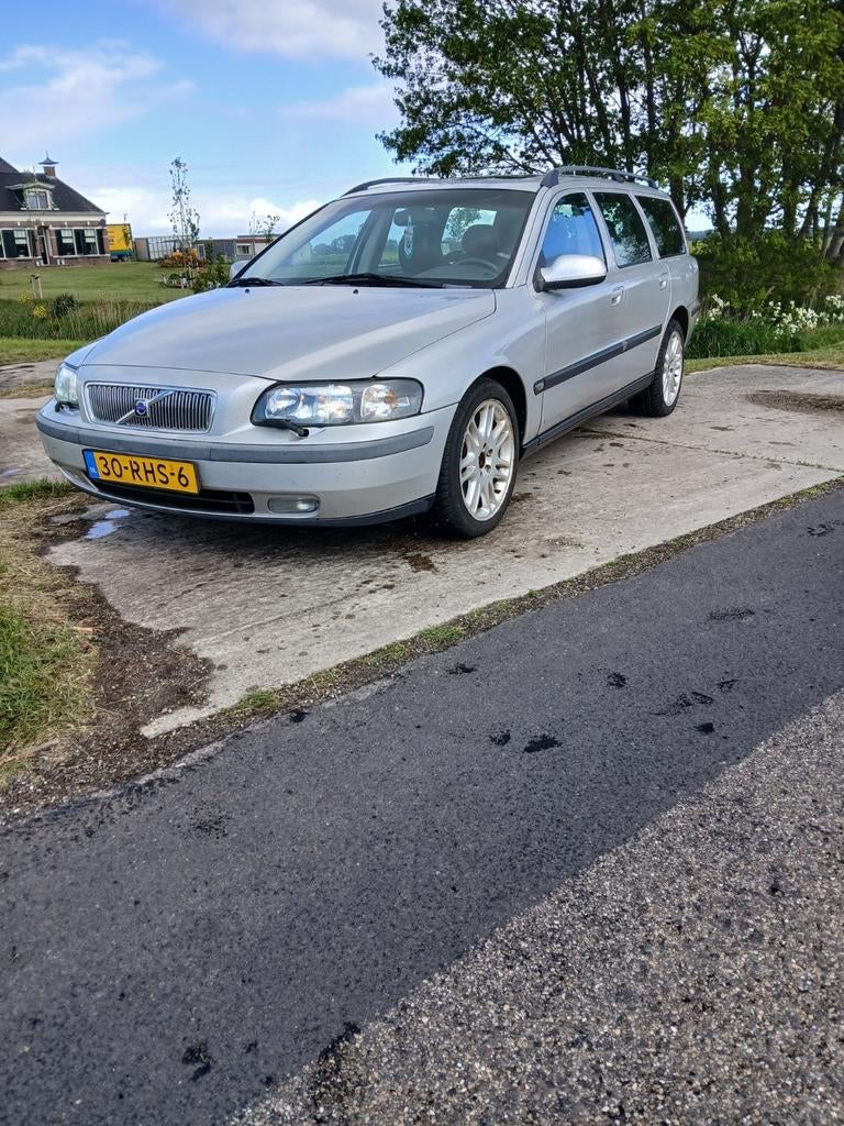 Volvo 2.3 t5 2001 Grijs, Auto's, 1660 kg, Stationwagon, Particulier, 93 €/maand