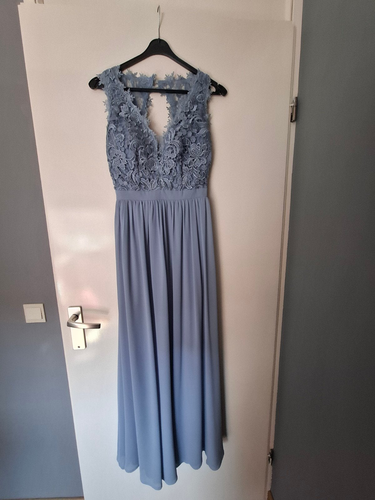 Elegante avondjurk/galajurk, 1x gedragen, Honneloeloe Leiden, Ophalen of Verzenden, Zo goed als nieuw, Maat 36 (S), Onder de knie