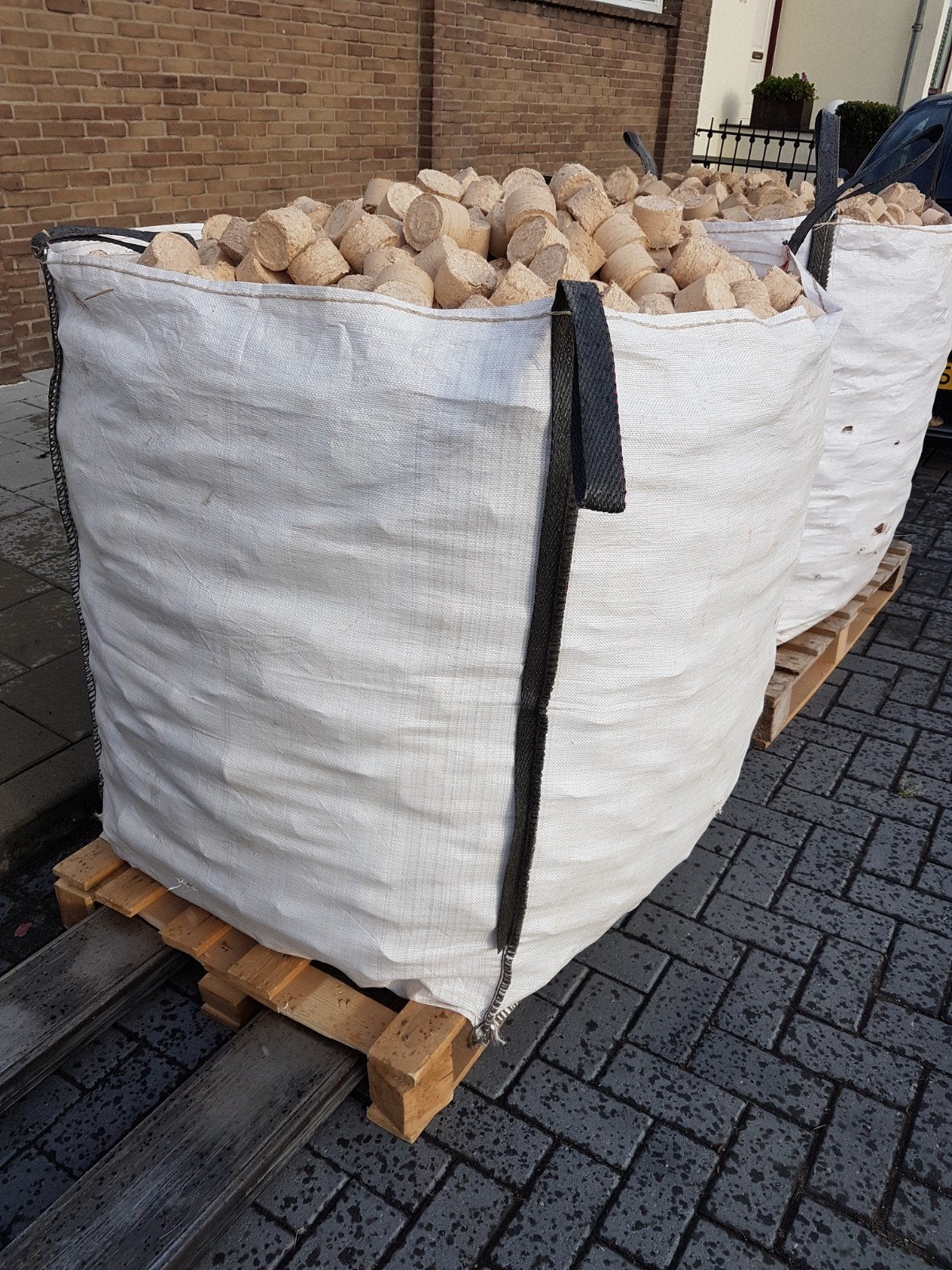 Houtbriketten van beukenhout, Ophalen, Beukenhout