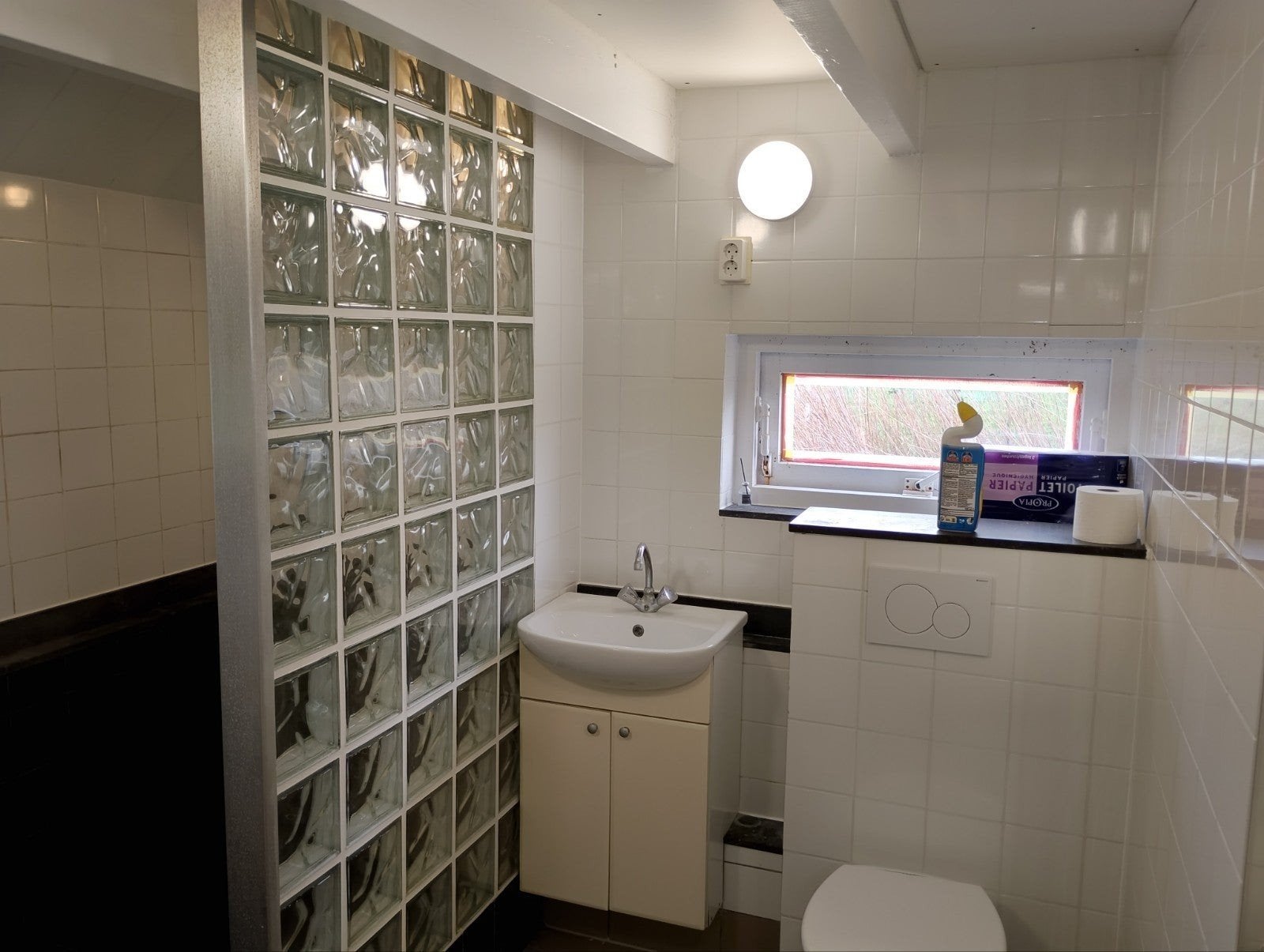 Appartment for rent 1300,-, Huizen en Kamers, Kamers te huur