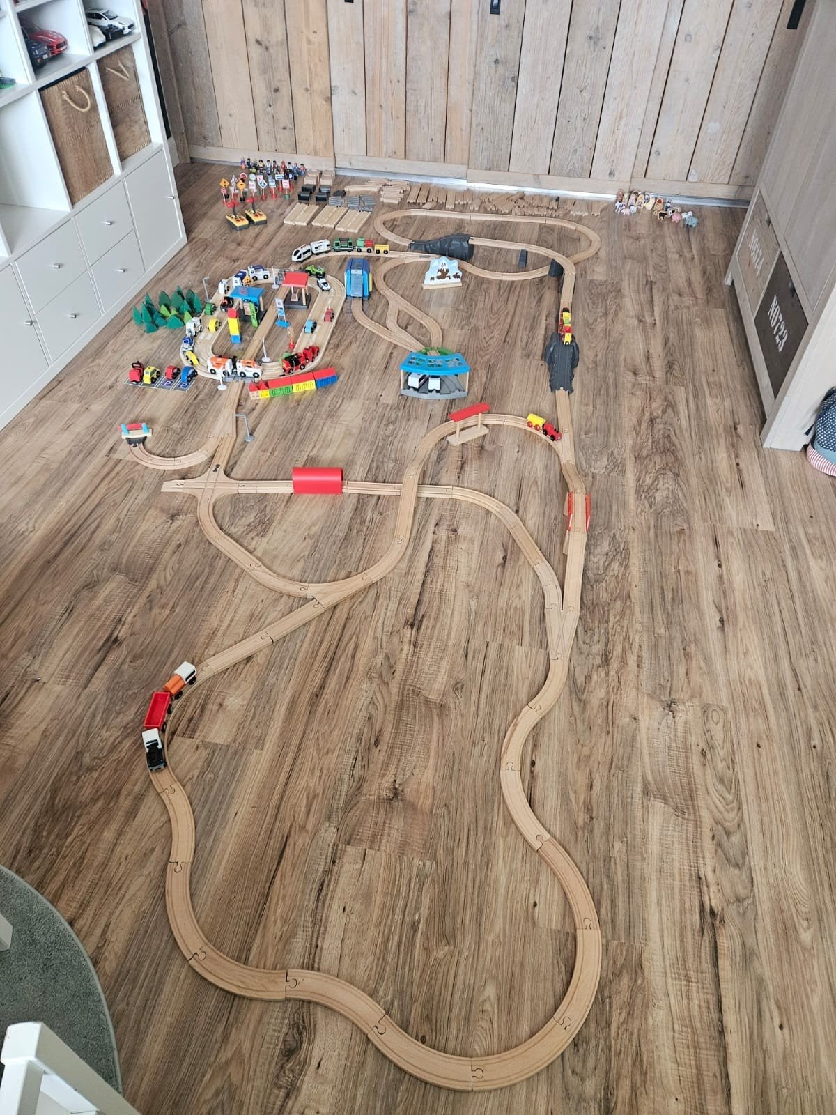 Houten treinbaan met veel accessoires, Ophalen, Gebruikt