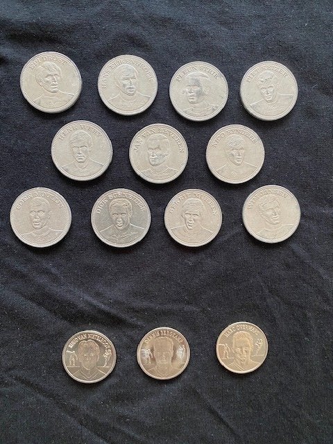 11 shell munten voetbal top 20 uit 1970, 1 KNVB oranje 2000, Ophalen of Verzenden, Zo goed als nieuw, Overige binnenlandse clubs