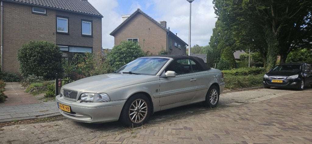 Volvo C70 2.4 T Cabrio AUT 2000 Grijs, Auto's, C70, Zwart, 4 stoelen, 2435 cc
