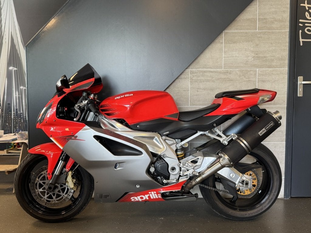 Aprilia Sport RSV 1000 R (bj 2004), Via Galileo Galilei 1
30033   Noale, IT, Aprilia, Bedrijf, Meer dan 35 kW