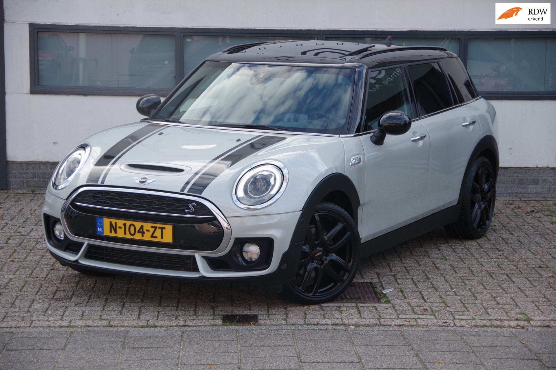 Mini Clubman 2.0 Cooper S Chili Serious Business JCW Pakket, Auto's, Gebruikt, Verwarmde buitenspiegels, 1365 kg, 17 km/l