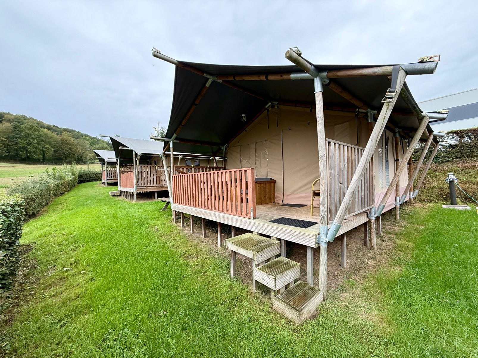 Yala Comet safaritent / glampingtent 4 persoons - 3 stuks, Ophalen, Zo goed als nieuw, Tot en met 4