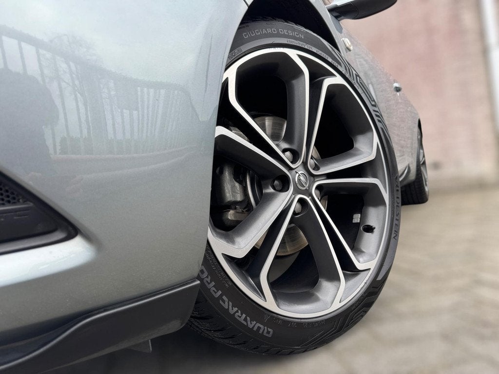 Opel Astra GTC 1.6 Turbo Sport NL AUTO MET NAP / AFN. TREKHA, Auto's, Opel, Euro 5, 730 kg, Gebruikt, Zwart