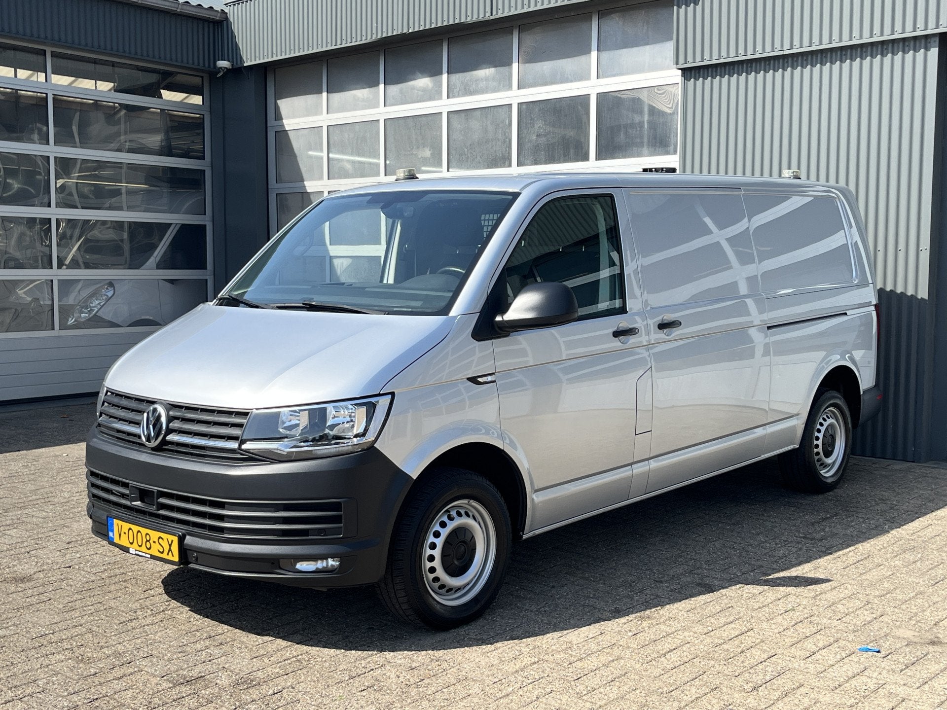 Volkswagen Transporter 2.0 TSI L2H1 Benzine Dubbele Schuifde, Voorwielaandrijving, Stof, Gebruikt, 4 cilinders