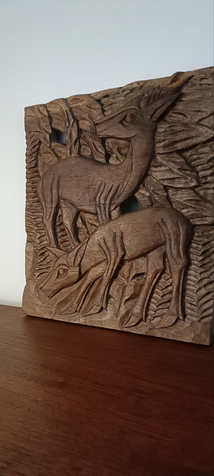 Vintage Houten Paneel met Uitgesneden Herten Reliëf, Ophalen of Verzenden, Wanddecoratie, 20 - 50 cm, Hout