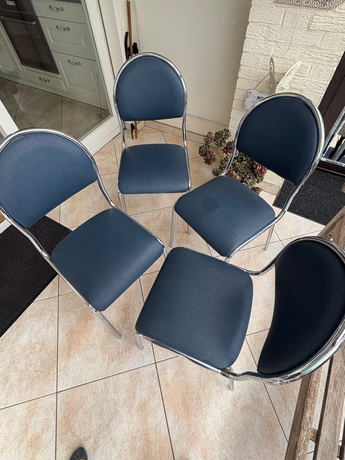 4 zeer mooie retro stoelen chrome met blauw skay  o, Huis en Inrichting, Ophalen, Zo goed als nieuw, Blauw, Twee