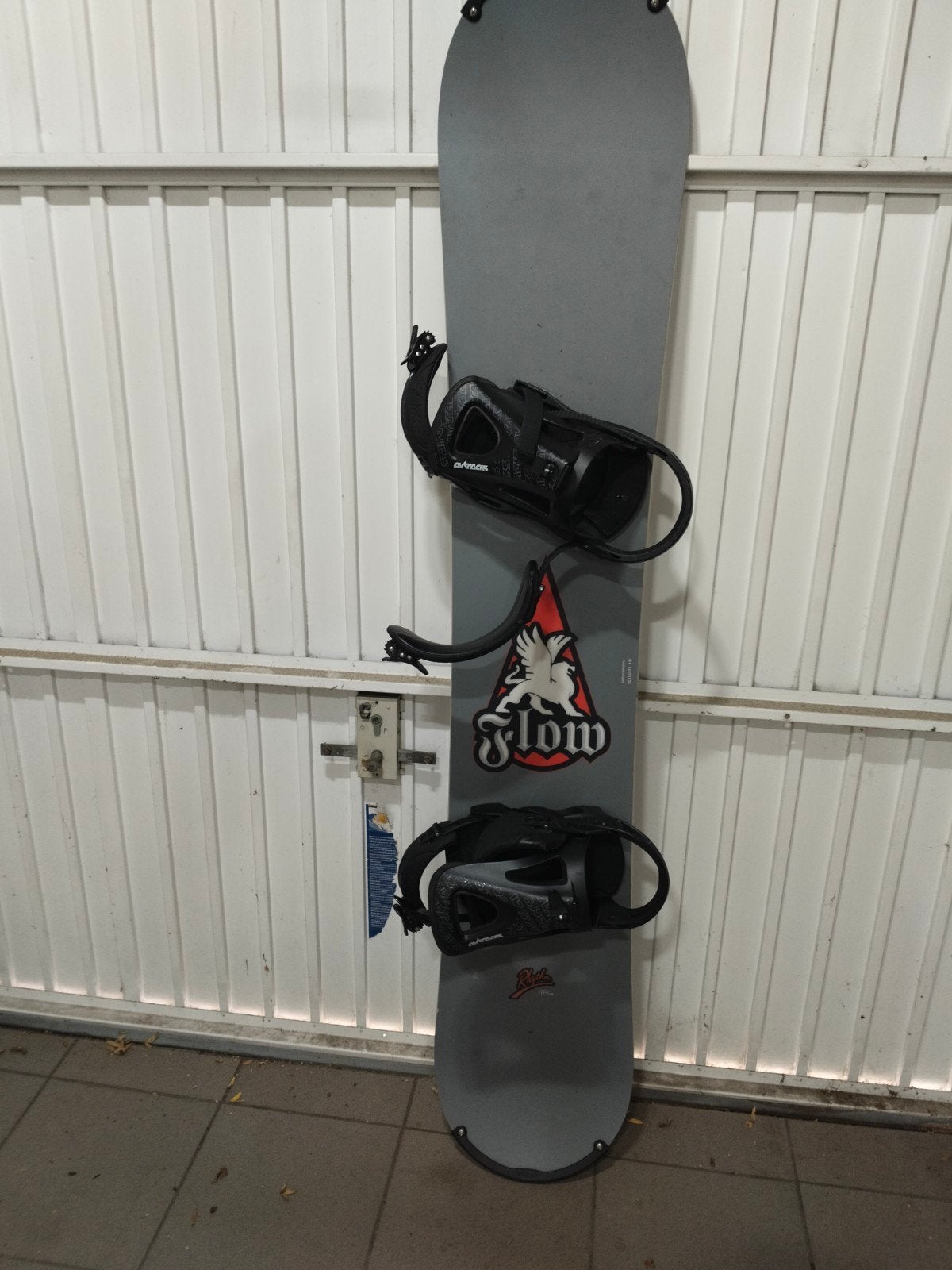 snowboard met bindingen flow rhythm 164cm, Ophalen, Gebruikt, Board
