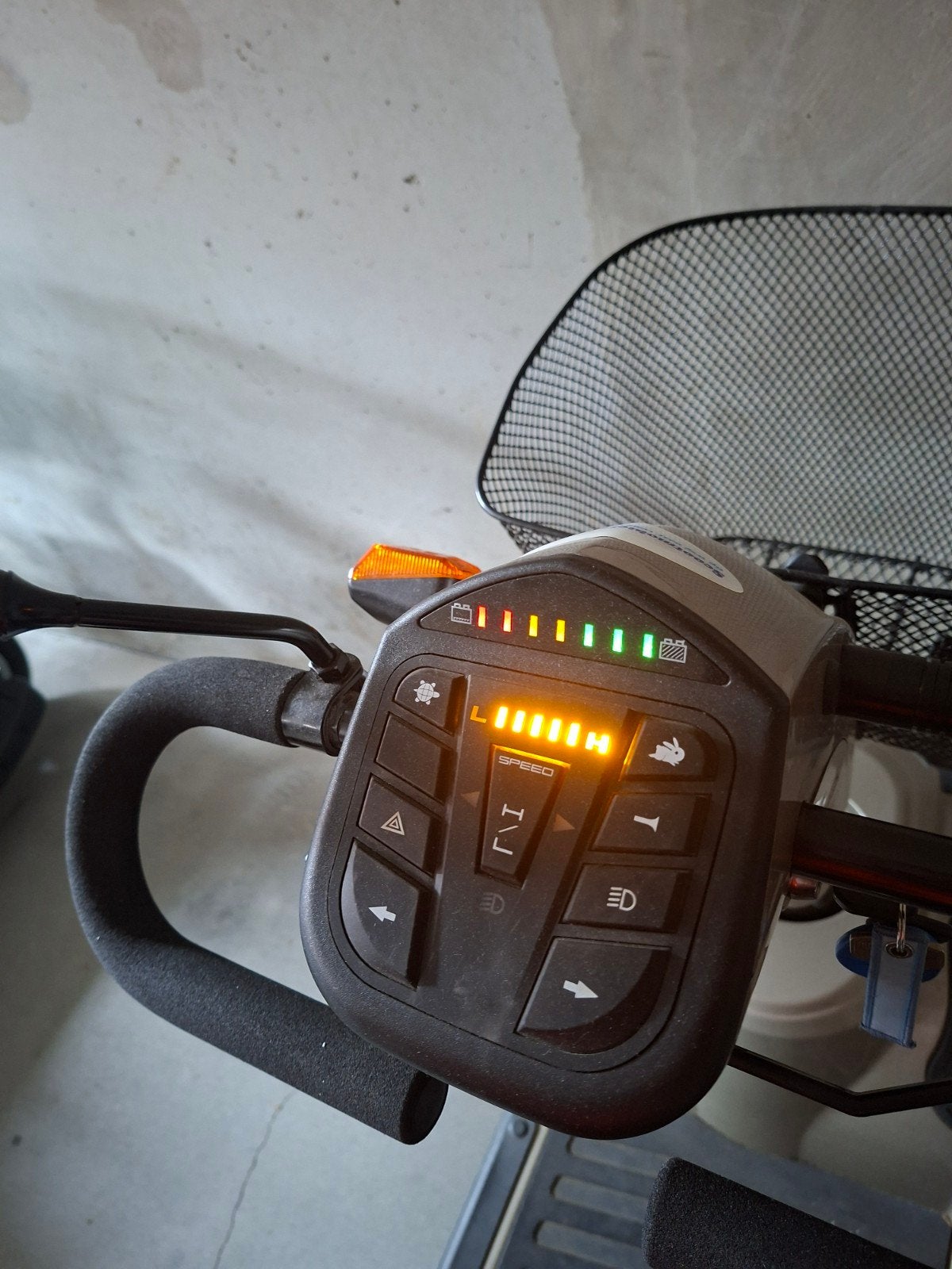 scootmobiel met vier wielen., Ophalen, Zo goed als nieuw, Benzine, Overige modellen
