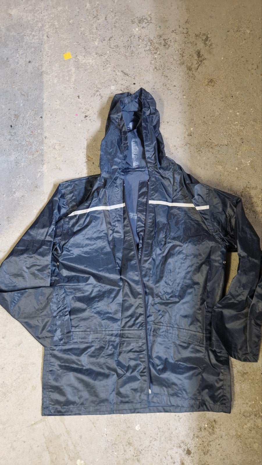 Donkerblauwe regenjas met reflectie 158/ 164, Kinderen en Baby's, Ophalen of Verzenden, Zo goed als nieuw, Jas