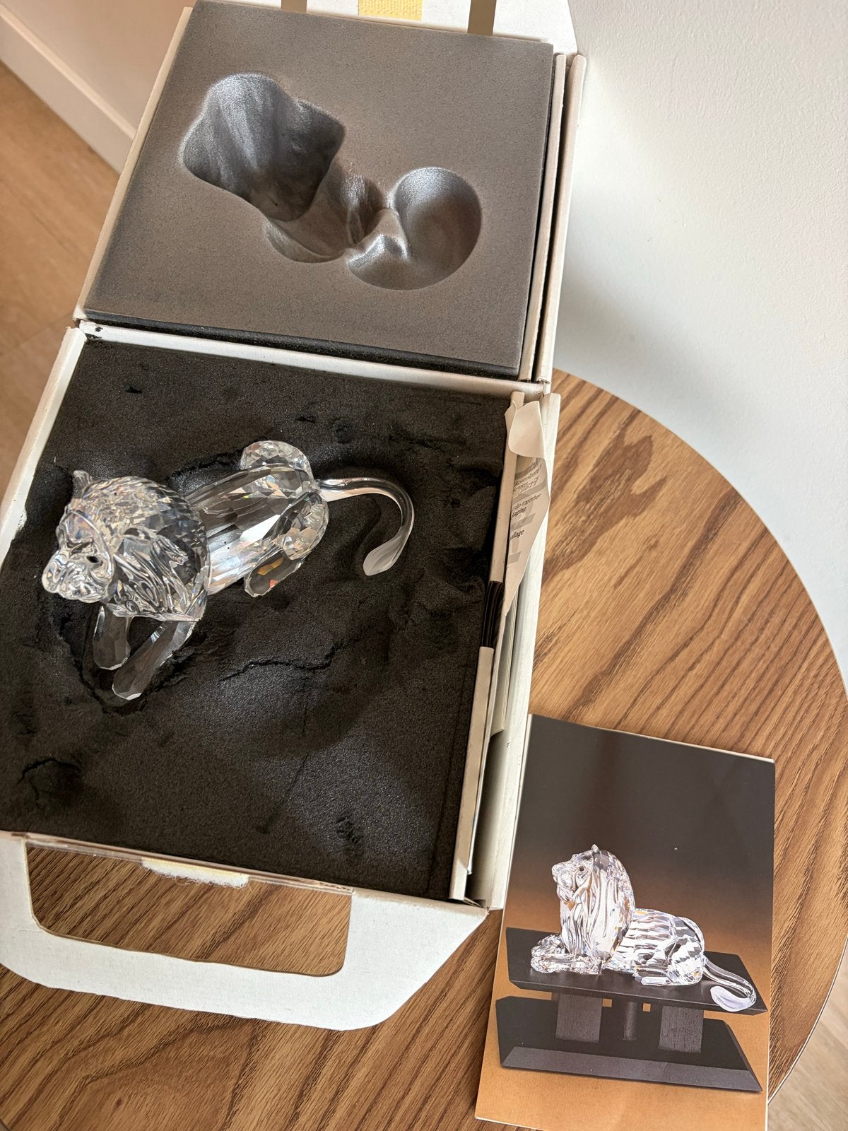 Swarovski SCS Leeuw 1995 – Inspiration Africa originele doos, Verzamelen, Ophalen of Verzenden, Zo goed als nieuw, Figuurtje