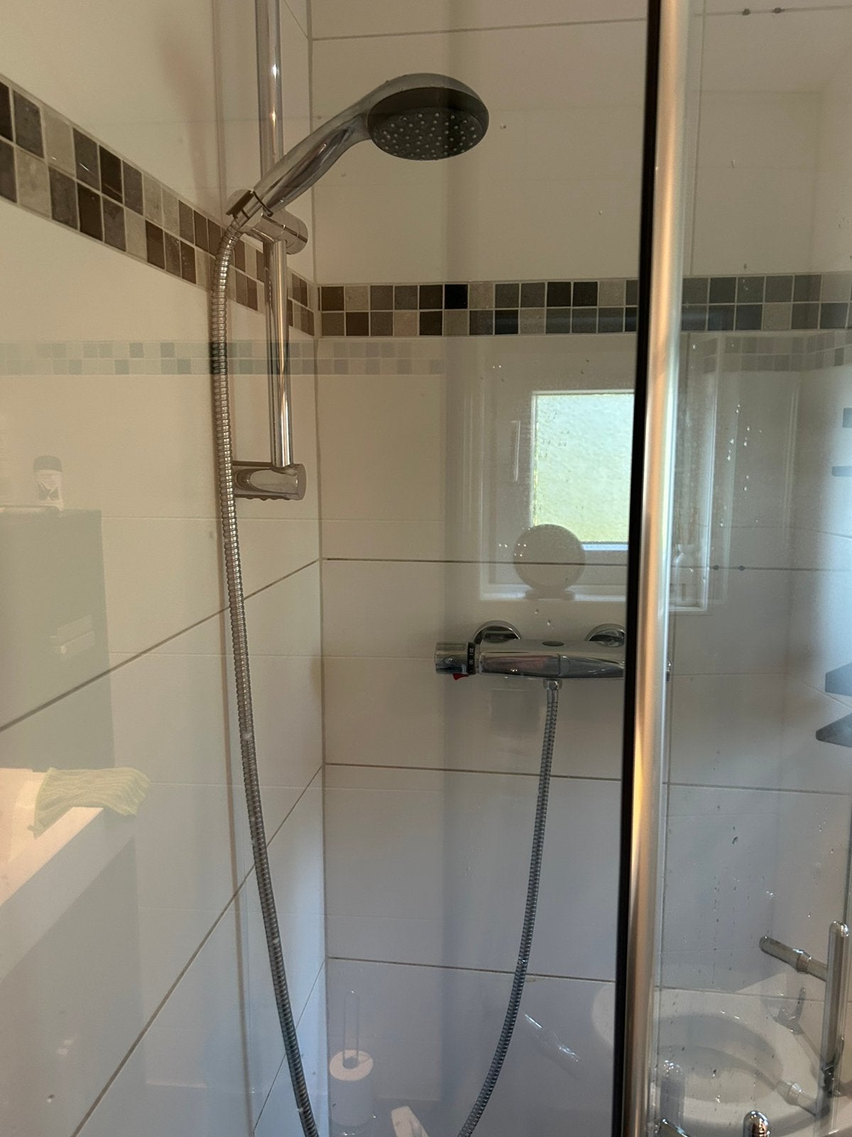Toilet douchedeur wastafel kast kranen radiator spiegelkast, Ophalen, Gebruikt, Met douche